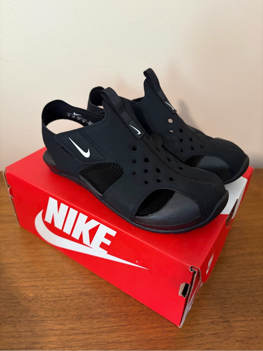 New with box Nike Sunray Protect 2 Youth sandal